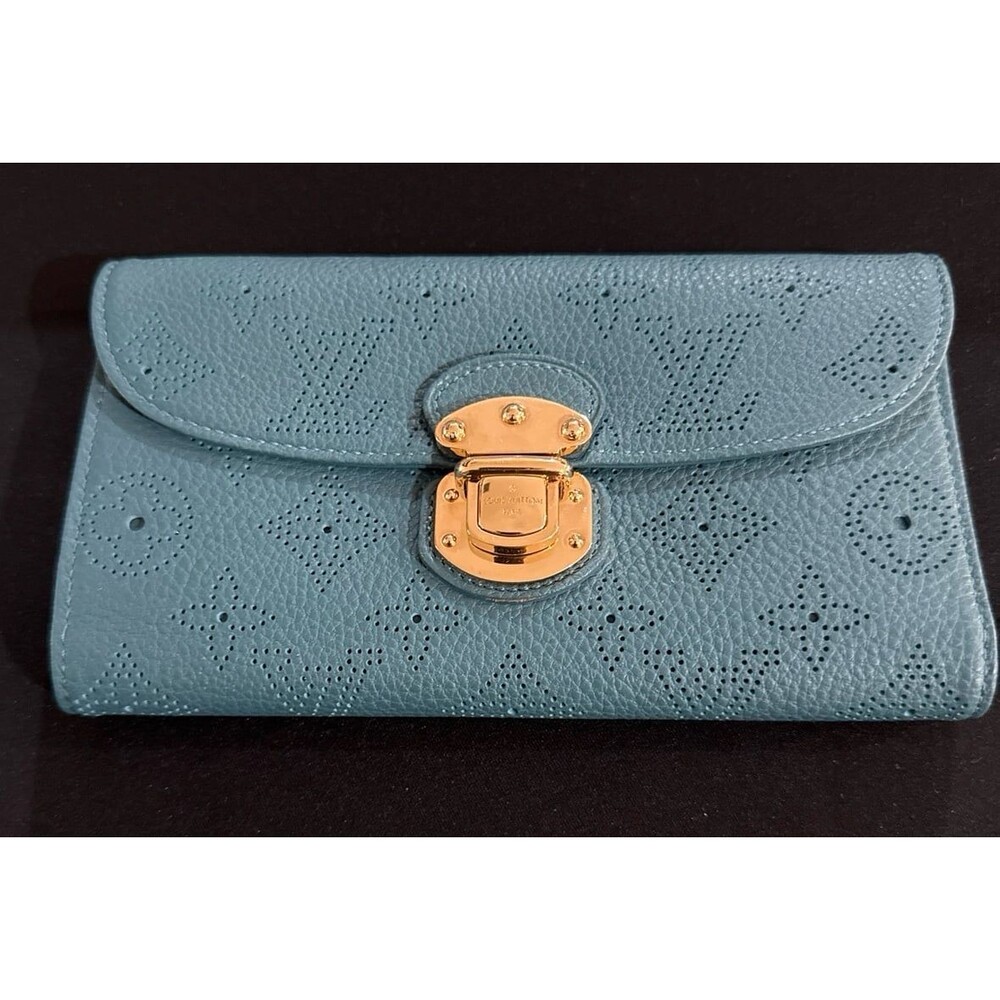 Authentic Louis Vuitton Mahina Amelia Wallet